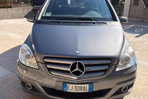 MERCEDES BENZ B180