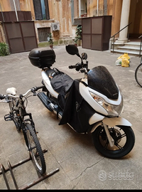 Scooter HONDA pcx 150 - anno 2012 - km 37600