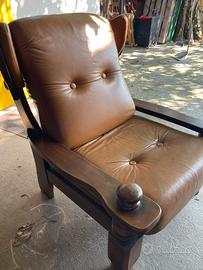 Poltrona in legno vintage