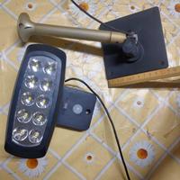 Faretto LED ad energia solare con sensore 