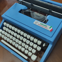Macchina da scrivere Olivetti Italia 90