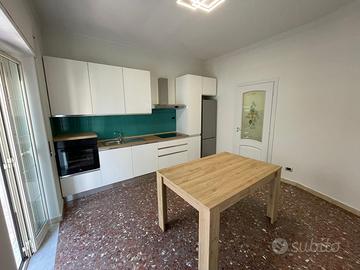 2 camere matrimoniali più servizi Piazza Cavour