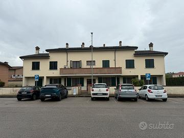 Appartamento composto da 2 appartamenti ingressi