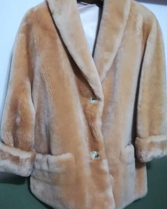 Pelliccia vintage montone attuale 