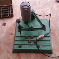 Pantografo incisore per targhette–onoranze funebri