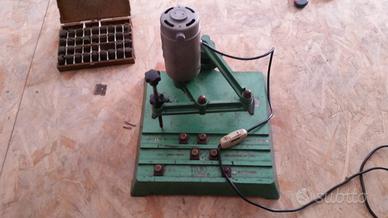 Pantografo incisore per targhette–onoranze funebri