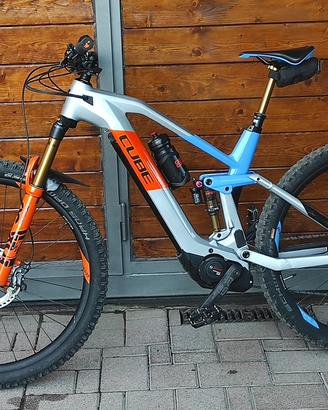 Cube STEREO HYBRID 140 HPC Action Team 625, Kiox