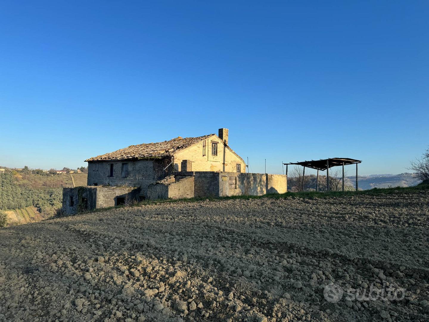 Rudere con terreno - Petritoli - Vista 4