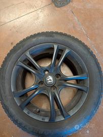 4 cerchi in lega + 4 gomme invernali Goodyear 