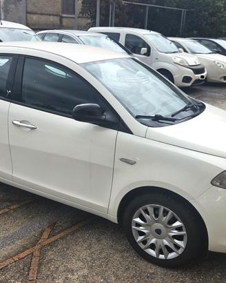 Lancia Ypsilon 1.2 TAGLIANDATA GARANZIA 12 MESI