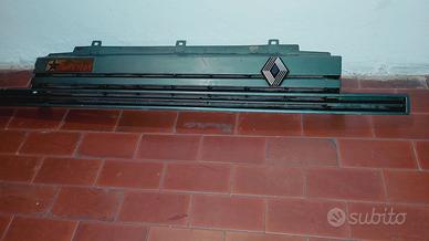 Calandra phase 2 Renault 9/11 usata