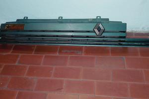 Calandra phase 2 Renault 9/11 usata