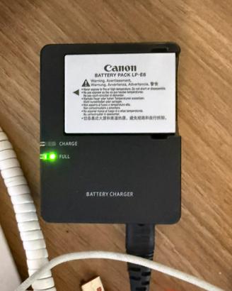Canon LP-E8 Batteria (NO CARICA BATTERIA)