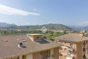 5 LOCALI A LAVAGNA