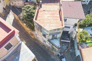 CASA SEMINDIPENDENTE A POLLENA TROCCHIA