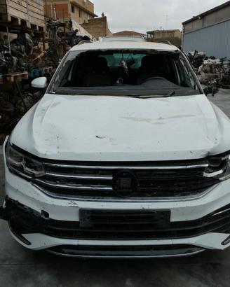 Ricambi usati per VOLKSWAGEN TIGUAN 2.0 150CV 2021