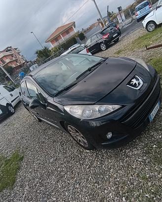 Peugeot 207 1.6 HDi 110CV 5p. Féline