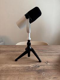 SHURE MV7 + stand da scrivania + windscreen SM7B