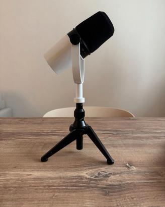SHURE MV7 + stand da scrivania + windscreen SM7B
