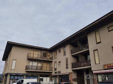 Immobile in asta di 98 m² con 3 locali a Pontida