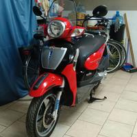 Scarabeo 200 Light