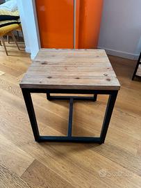 Tavolino quadrato in legno e metallo