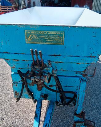 trattore carrello vendemmia alza 4metri con piede