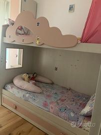 Letto a castello con corridoio-cassapanca