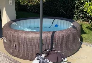 PISCINA IDROMASSAGGIO