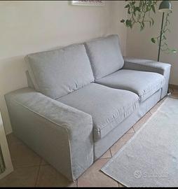 Divano Ikea 2 posti sfoderabile.