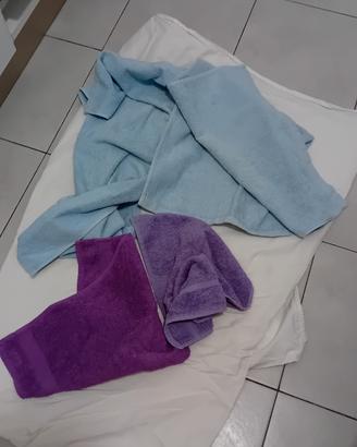 2 asciugamani bagnoAzzurri+2 ospite colorati belli