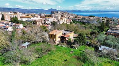 VILLA SINGOLA A BRACCIANO