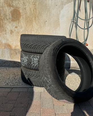 Pneumatici 225 45r19 96V invernali