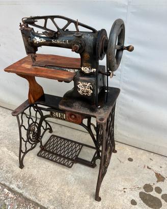 Macchina da cucire Singer vintage epoca arredament
