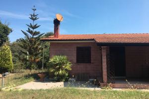 Porzione di bifamiliare su una collina aranova