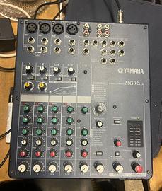 Mixer Yamaha MG82 cx