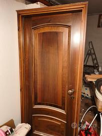 Porta interna in legno massiccio