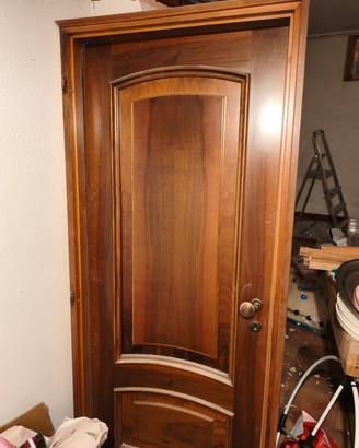 Porta interna in legno massiccio