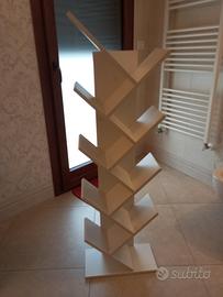 Libreria a forma di albero