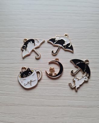 Set 5 Ciondoli Gatti Smaltati - Tema Bianco e Nero