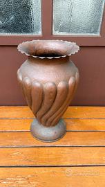 Vaso Rame Martellato Anni ‘60 a Spirale