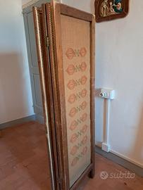 Separé/paravento ricamato a mano su tessuto