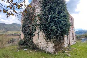 Casello ex ferrovie + terreno