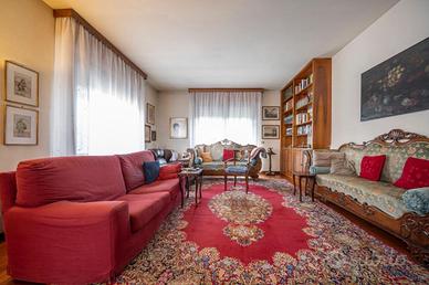 4 LOCALI A REGGIO NELL'EMILIA
