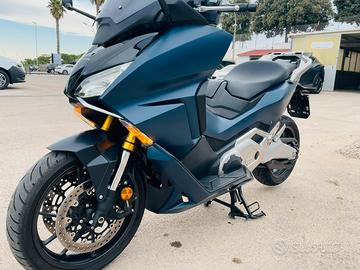 HONDA FORZA 750 DCT