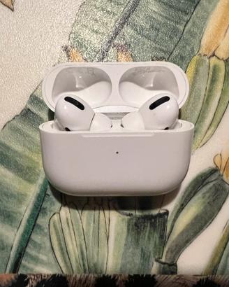 AirPods Pro 2 + case, una cuffia ok