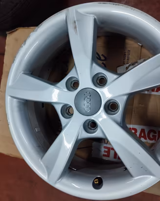 Cerchi in lega da 17 per Audi A4