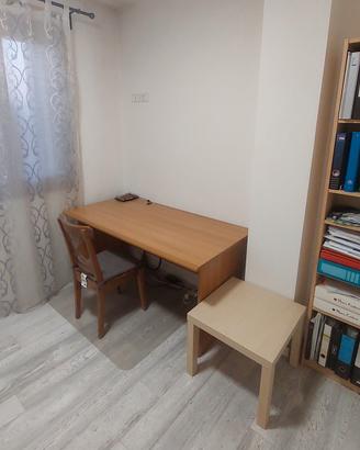 Scrivania - Libreria - Tavolo - Sedia 