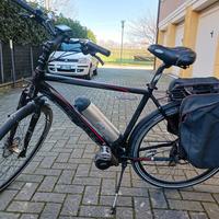 bicicletta  elettrica  per uomo