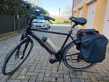 bicicletta  elettrica  per uomo